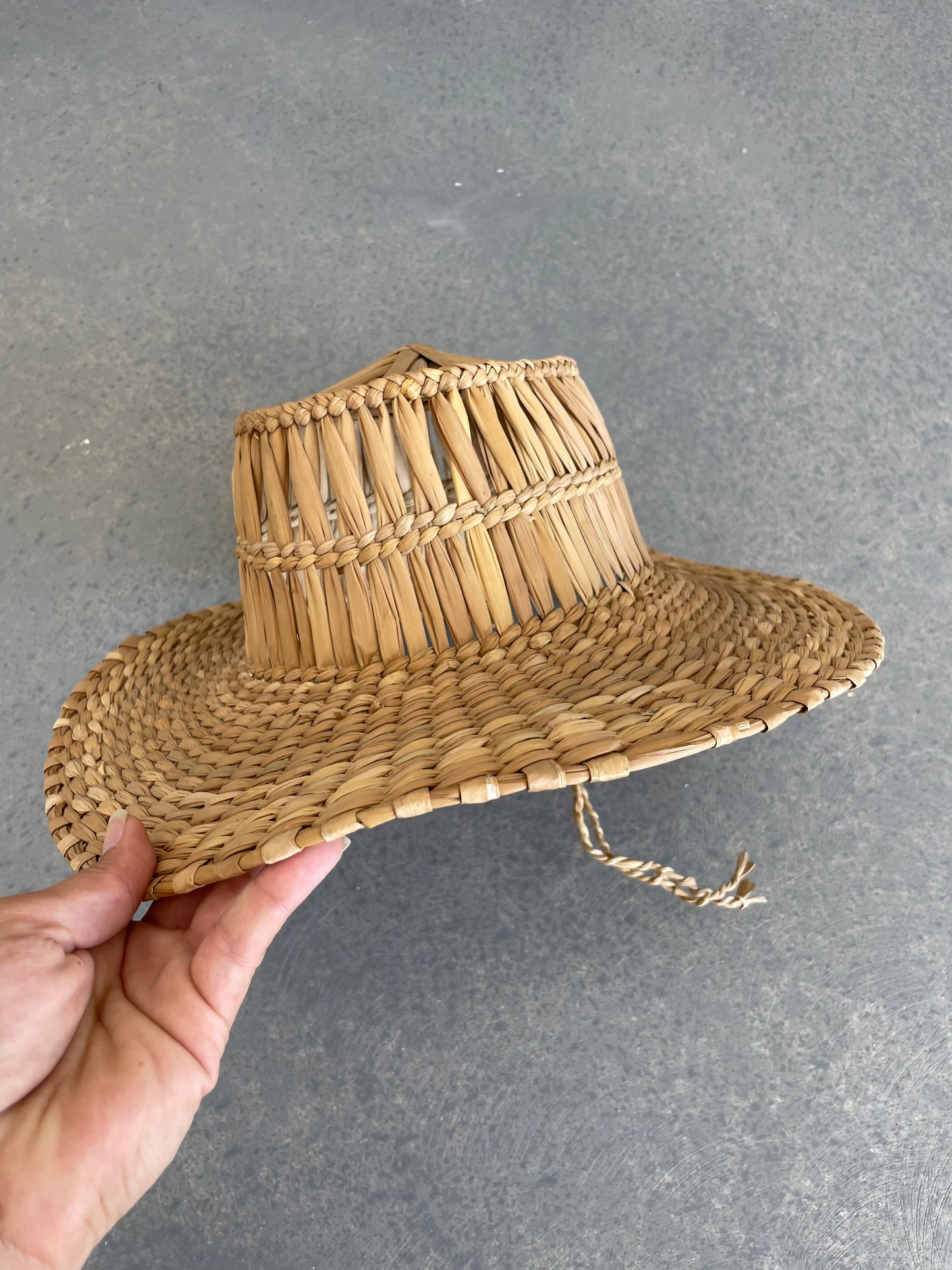 Vintage straw hat with chain strap