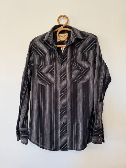 Black Wrangler pearlsnap Sz S / M