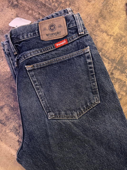Vintage denim dark wash wranglers Sz 32