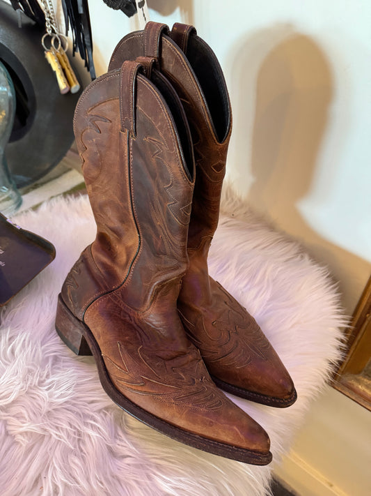 Vintage brown boots