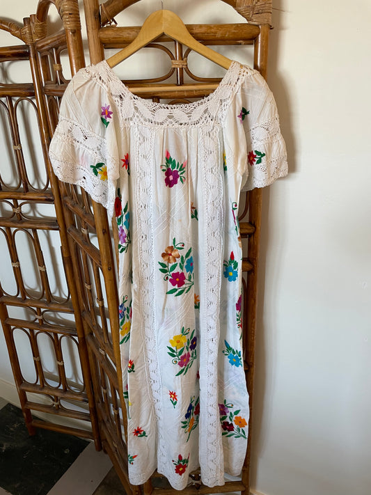 Vintage Oxacan embroidered floral dress Sz S - M