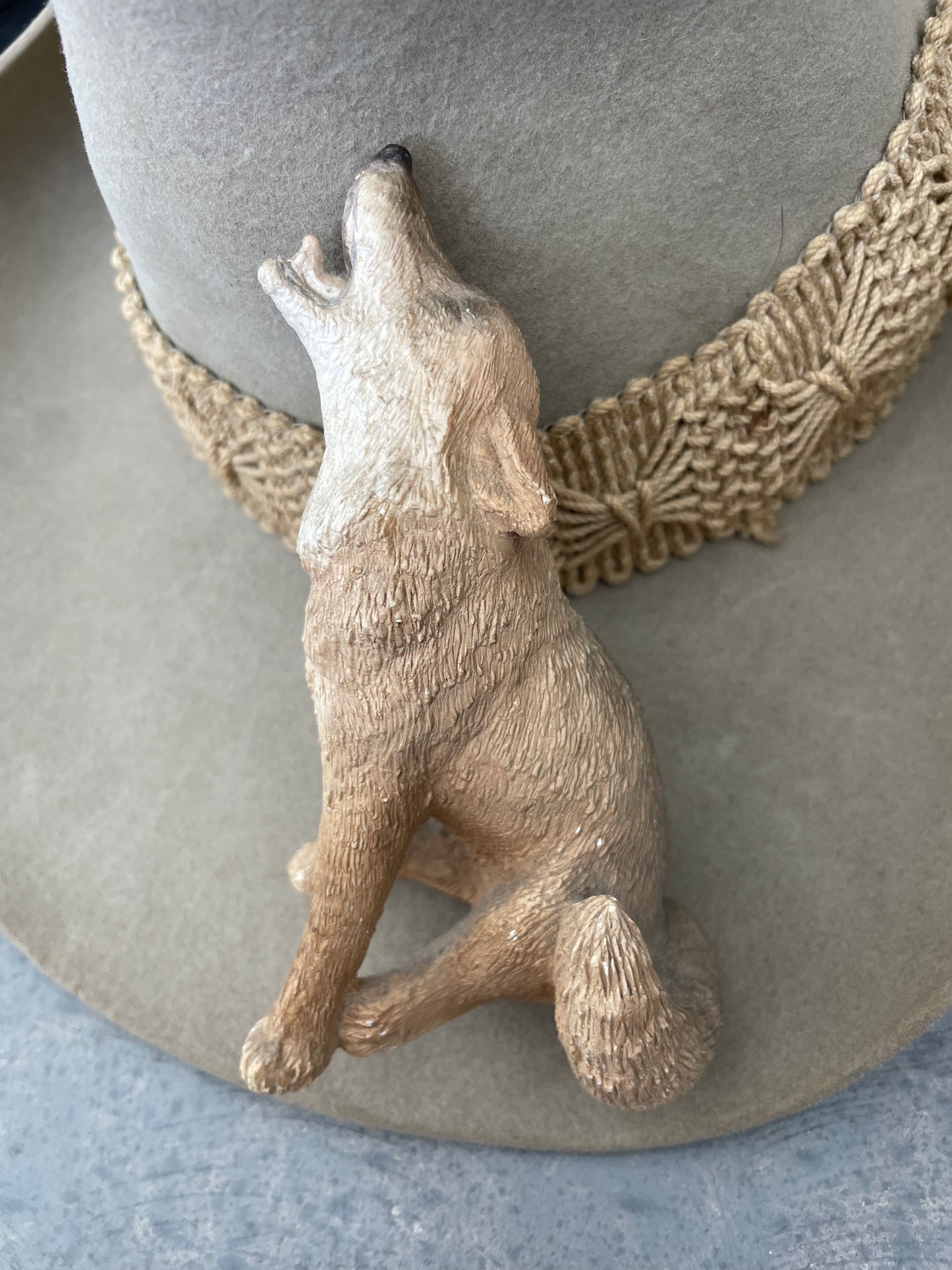 Wolf decor