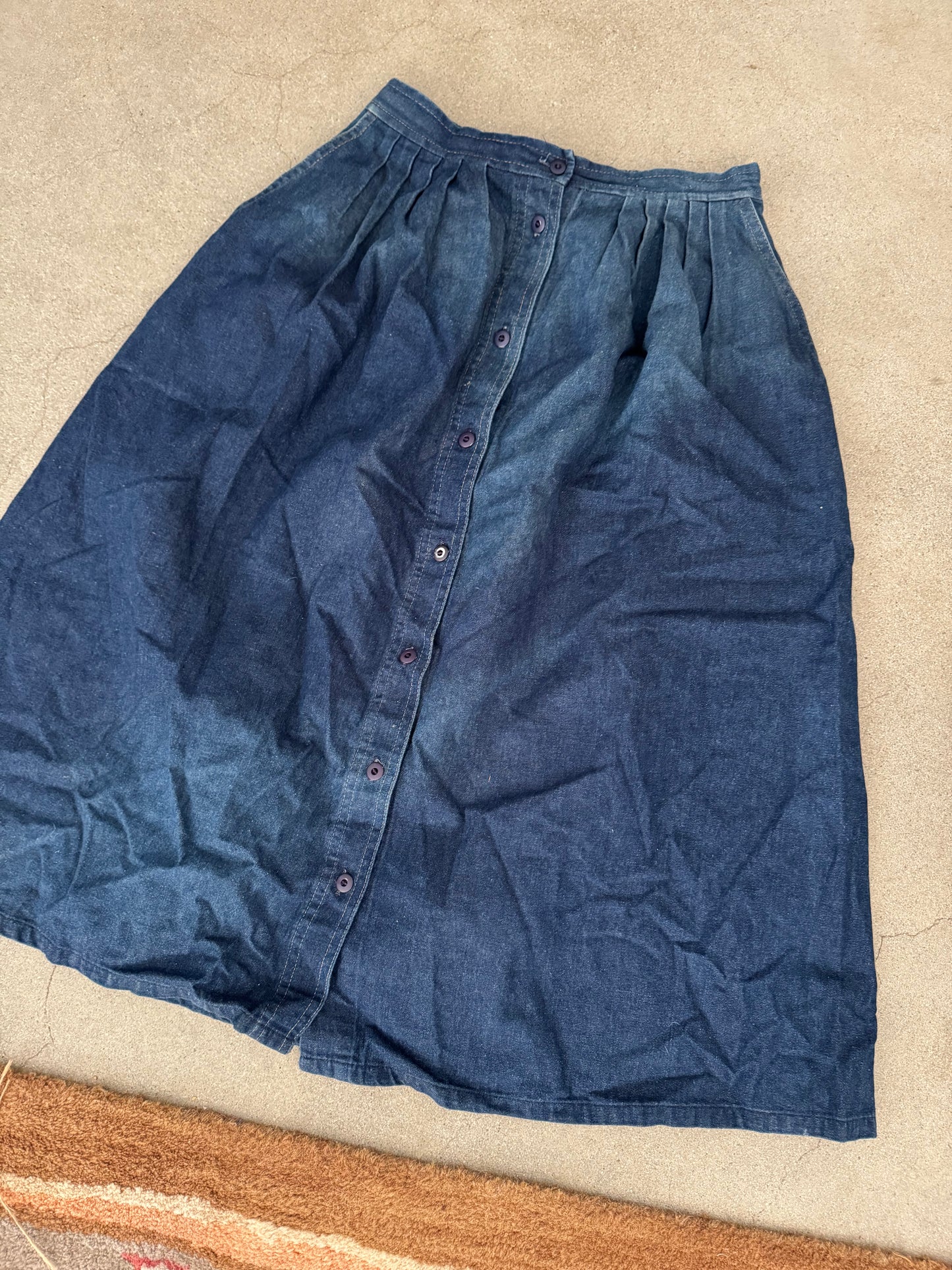 Vintage denim skirt Sz S / M