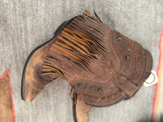 Dingo fringe + star boots Sz 9