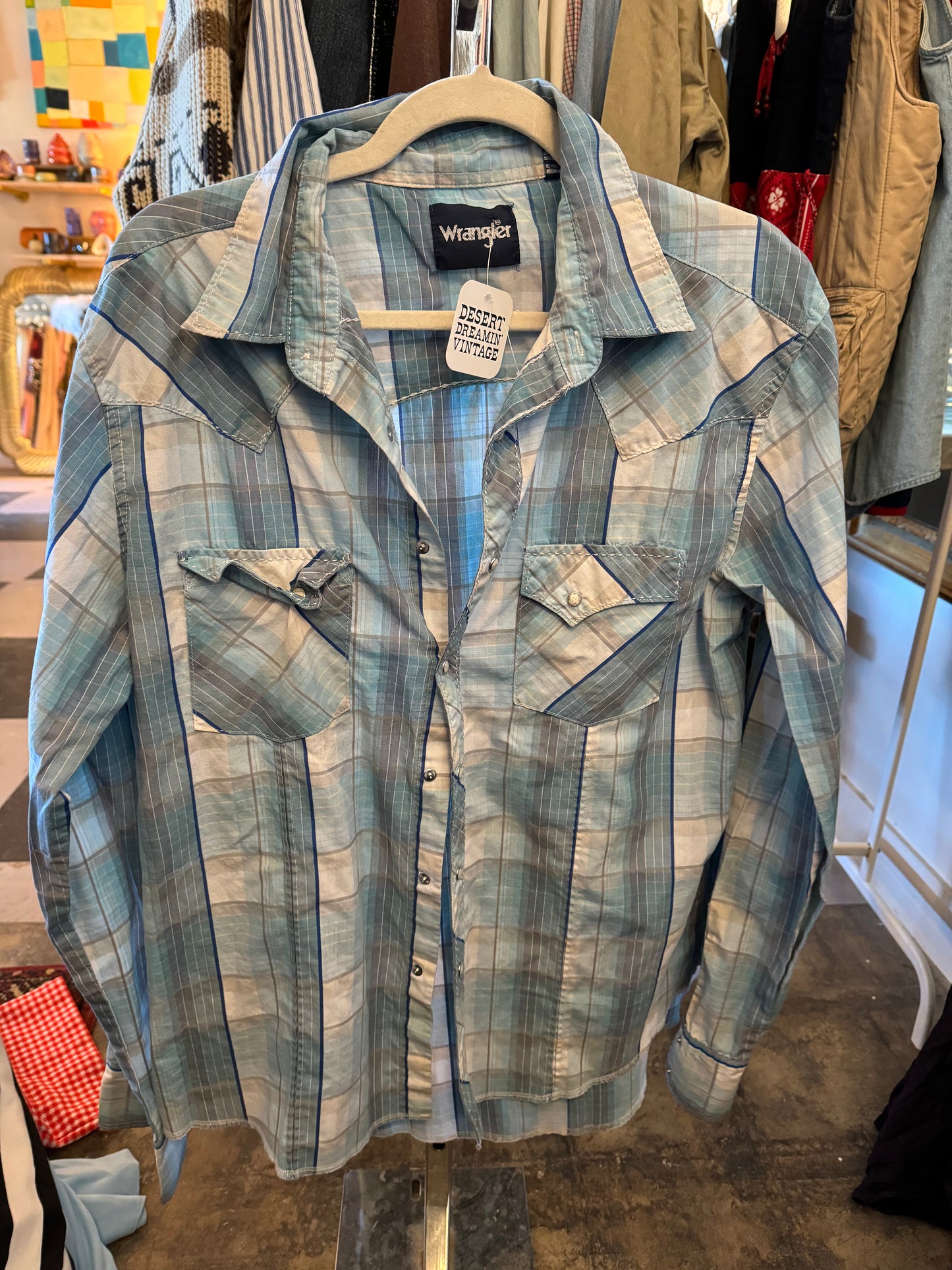 Wrangler baby blue plaid pearlsnap Sz M / L